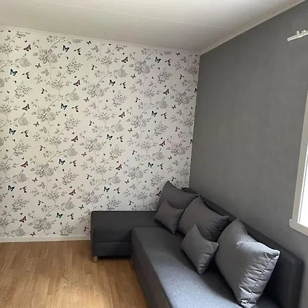 Trivelig Nyoppusset Hus Ved Femsjoen. Halden