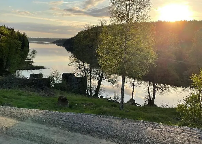 Trivelig Nyoppusset Hus Ved Femsjoen. *