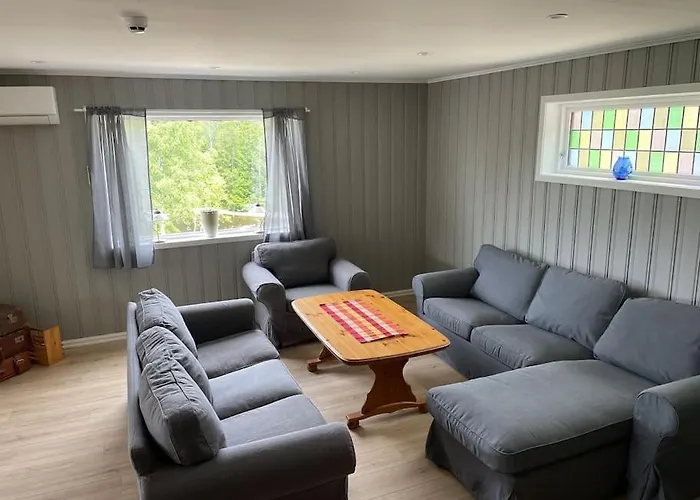 Trivelig Nyoppusset Hus Ved Femsjoen. * Halden